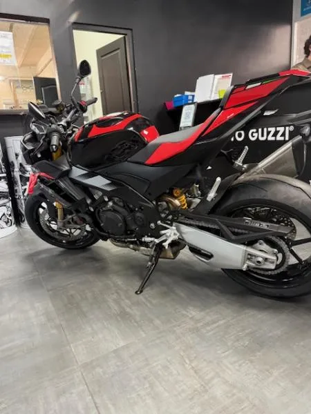 TUONO 1100 V4 FACTORY