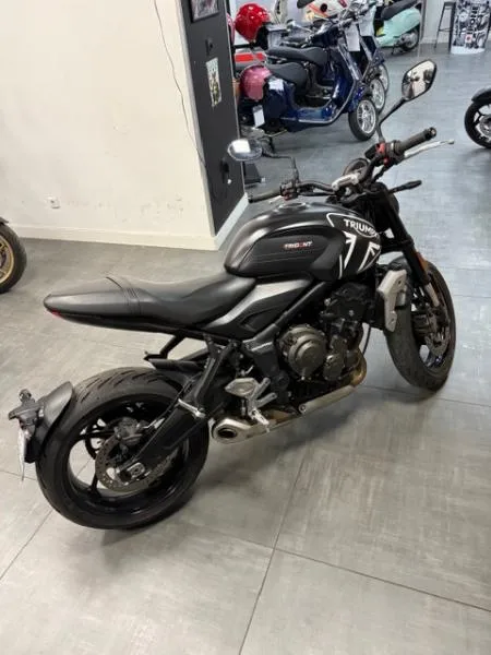 TRIDENT 660