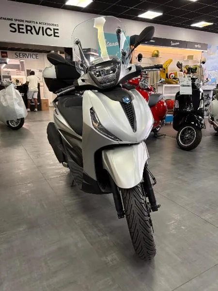 BEVERLY S 400