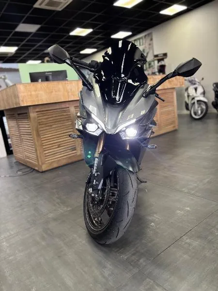 GSXS 1000 GT