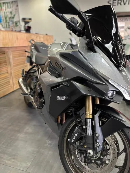 GSXS 1000 GT