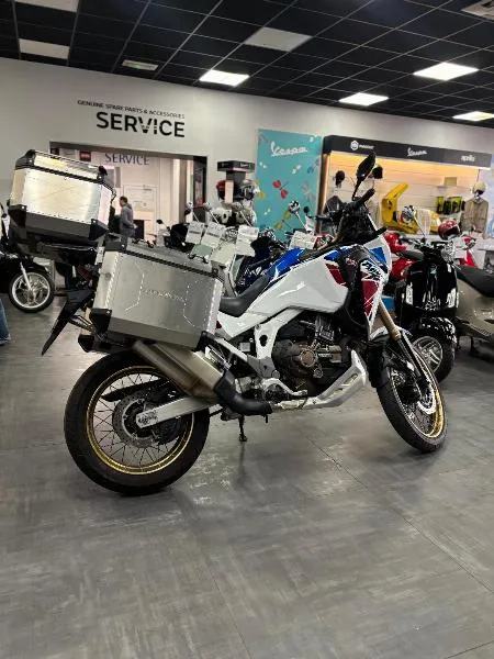 CRF 1100  L AFRICA TWIN