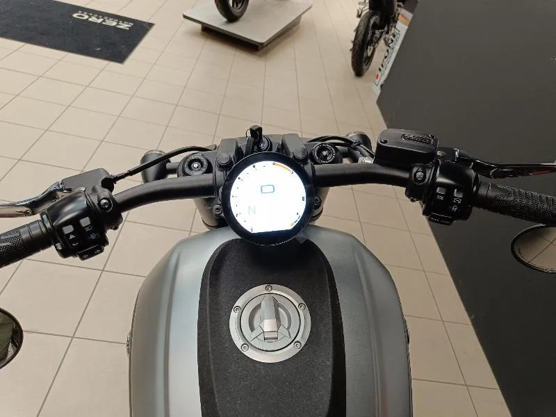 SRV 600