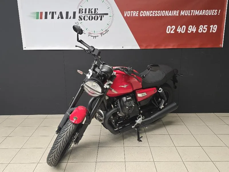 V7 SPORT 850