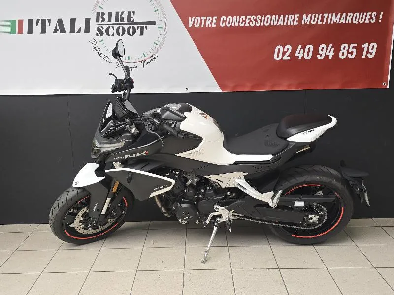 NK 800 SPORT