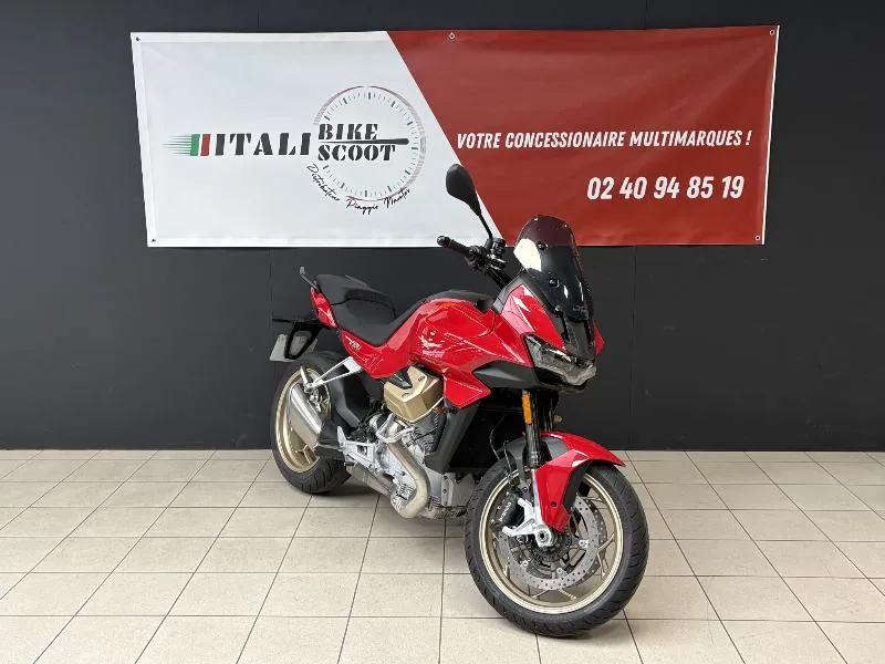 V100  MANDELLO
