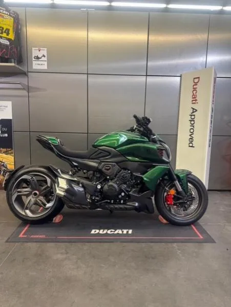 DIAVEL V4