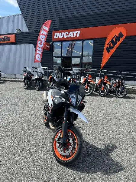 890 ADVENTURE SMT 2024