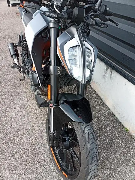 125 DUKE ABS