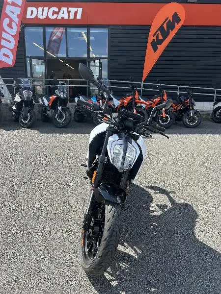 125 DUKE
