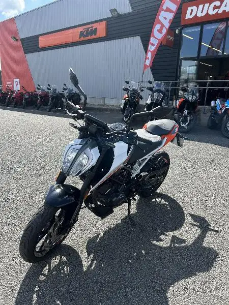125 DUKE