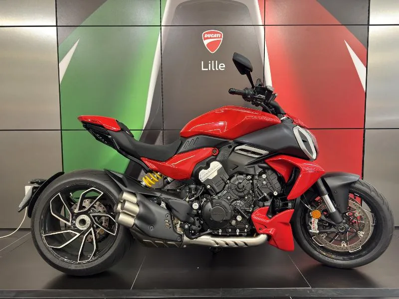 DIAVEL V4