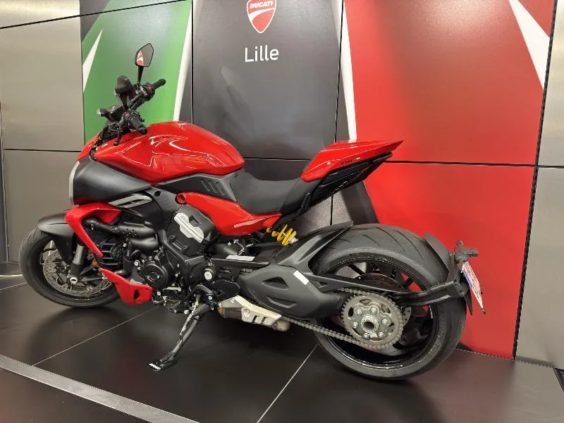 DIAVEL V4