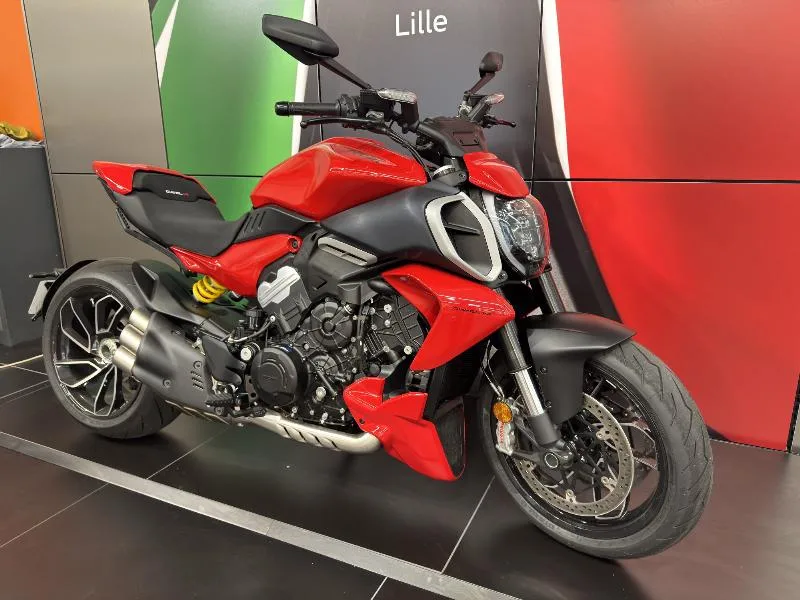 DIAVEL V4