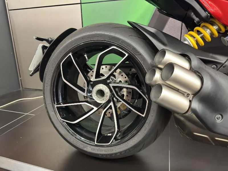 DIAVEL V4