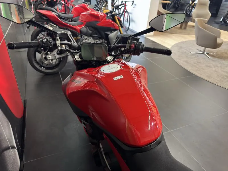 DIAVEL V4
