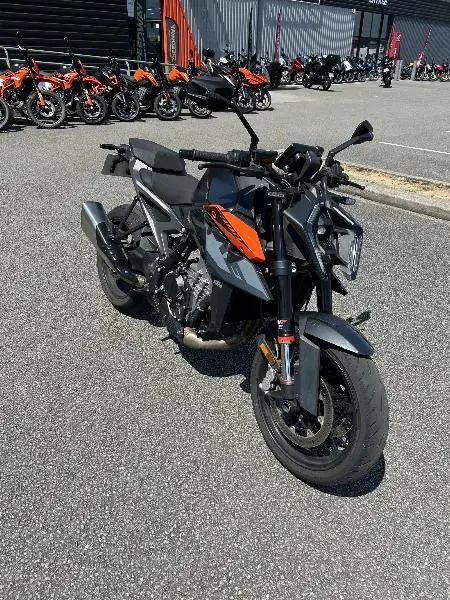 990 DUKE