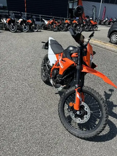 390 ENDURO