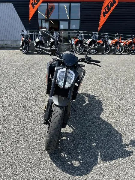 890 DUKE