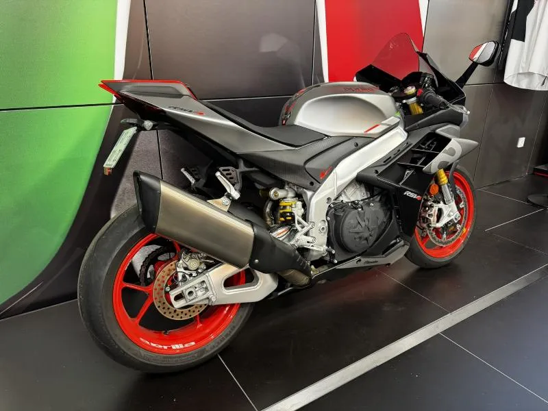 RSV4 1100