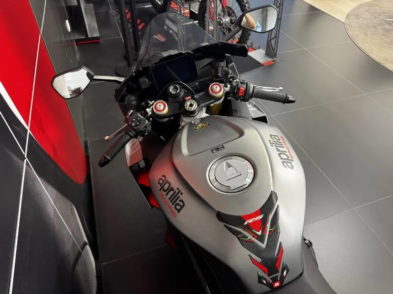 RSV4 1100