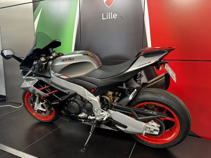 RSV4 1100