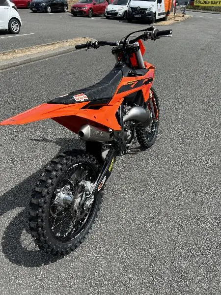 125 SX