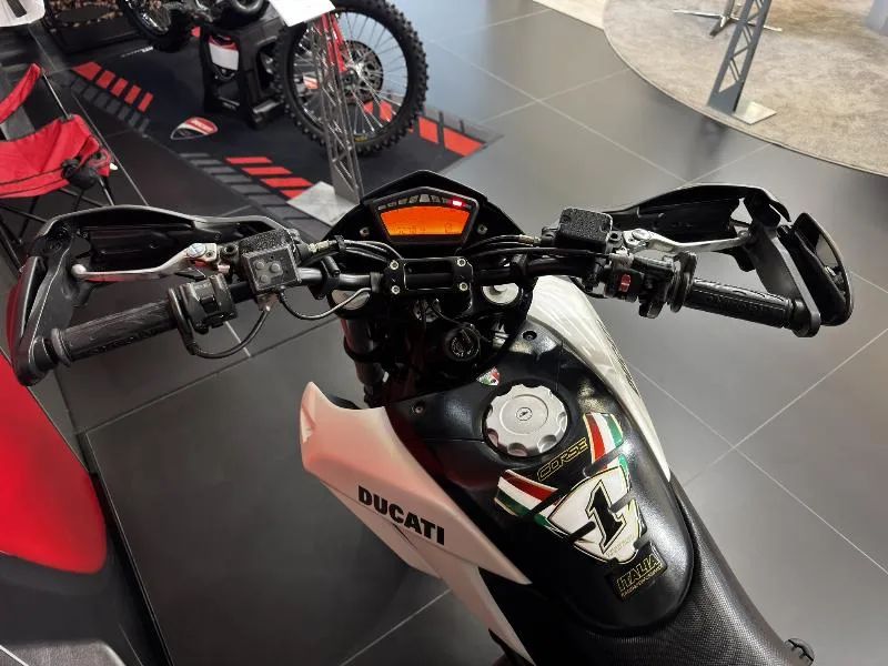 HYPERMOTARD