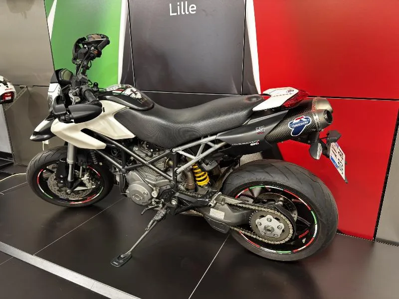 HYPERMOTARD
