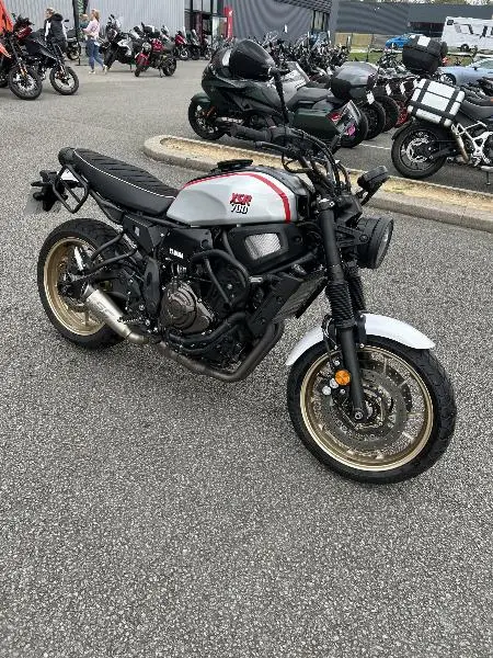 XSR 700
