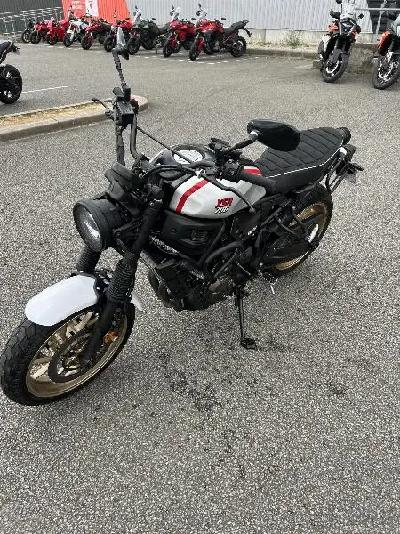 XSR 700