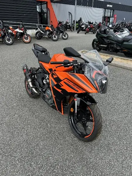 RC 390 ABS