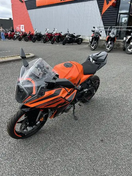RC 390 ABS