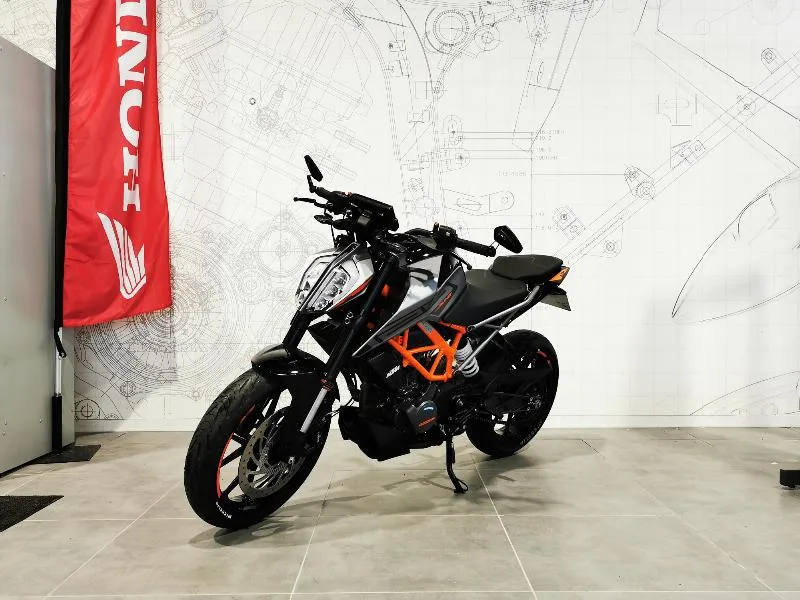 125 DUKE ABS