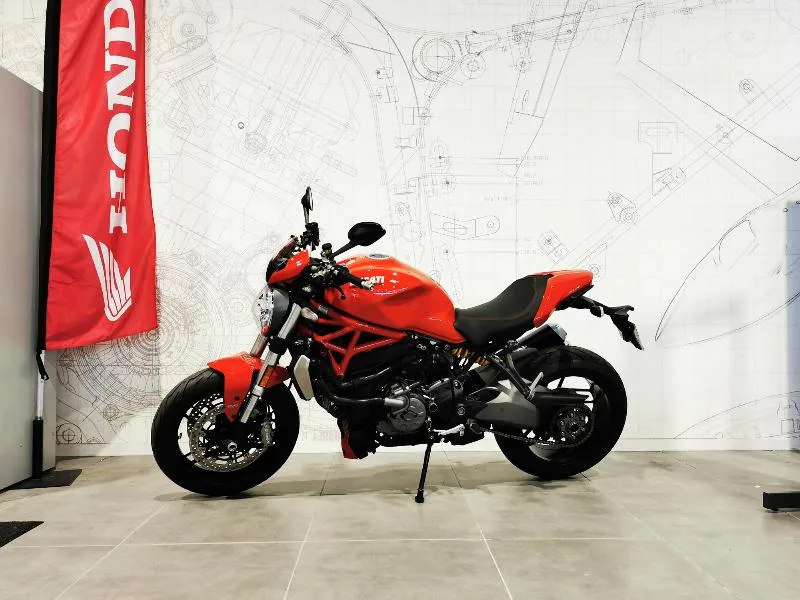 MONSTER 1200