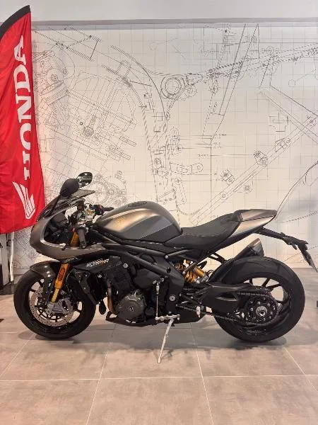 SPEED TRIPLE 1200 RR