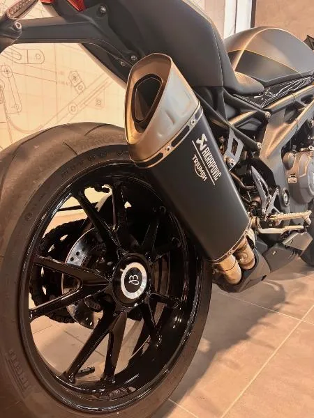 SPEED TRIPLE 1200 RR