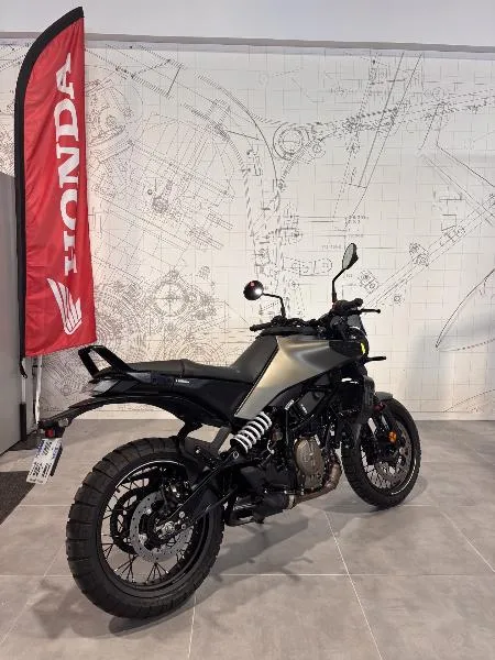 SVARTPILEN 125 ABS