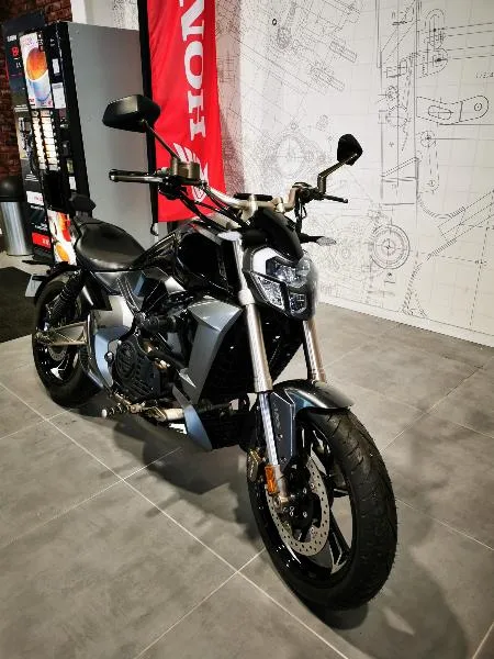 310 V
