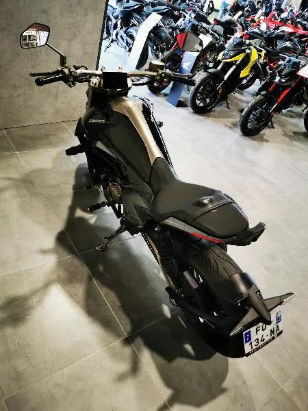 310 V