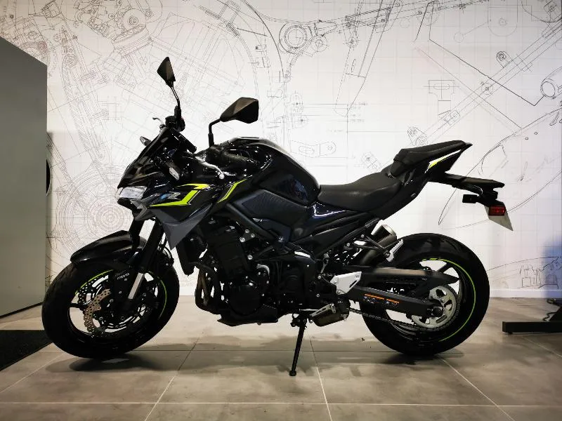 Z 900