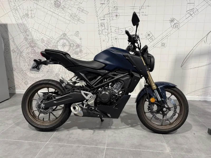 CB 125  R
