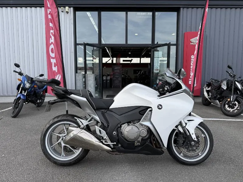 VFR 1200 F 2011