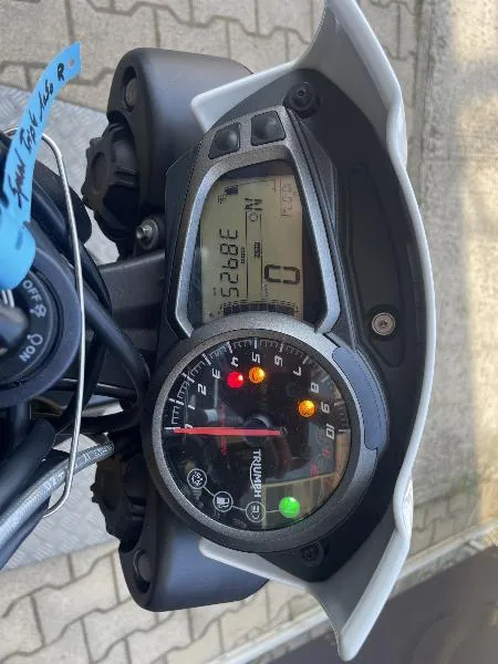 SPEED TRIPLE 1050 R