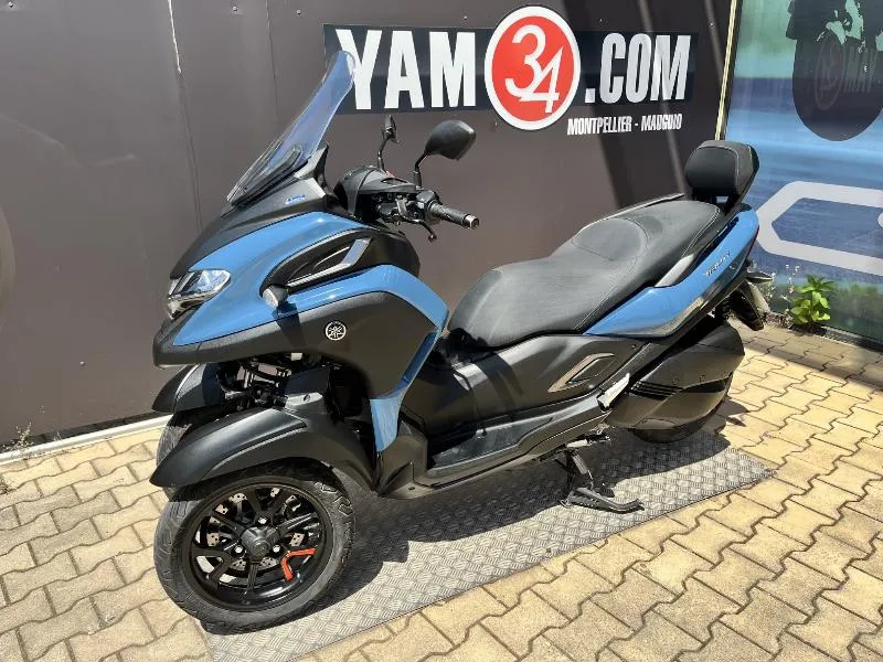 TRICITY 300