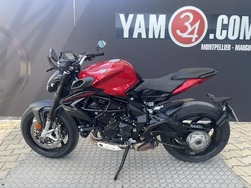 BRUTALE 800