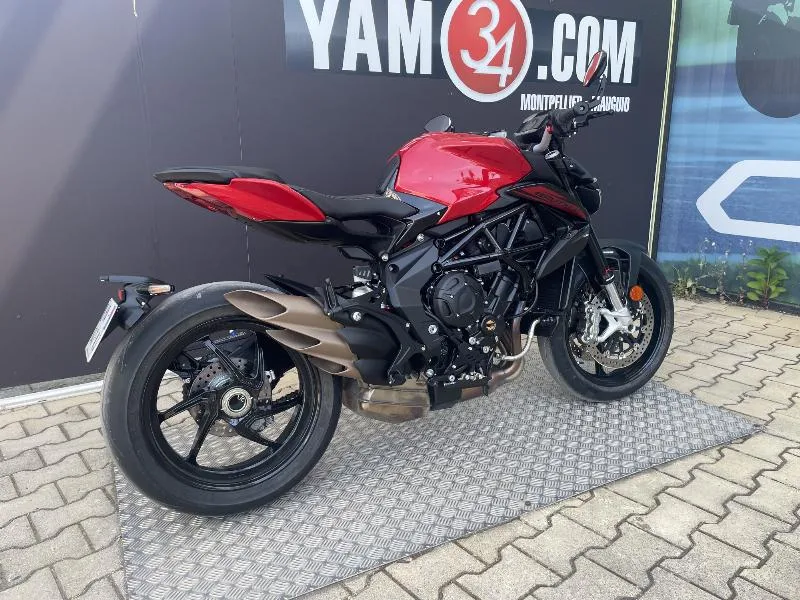 BRUTALE 800