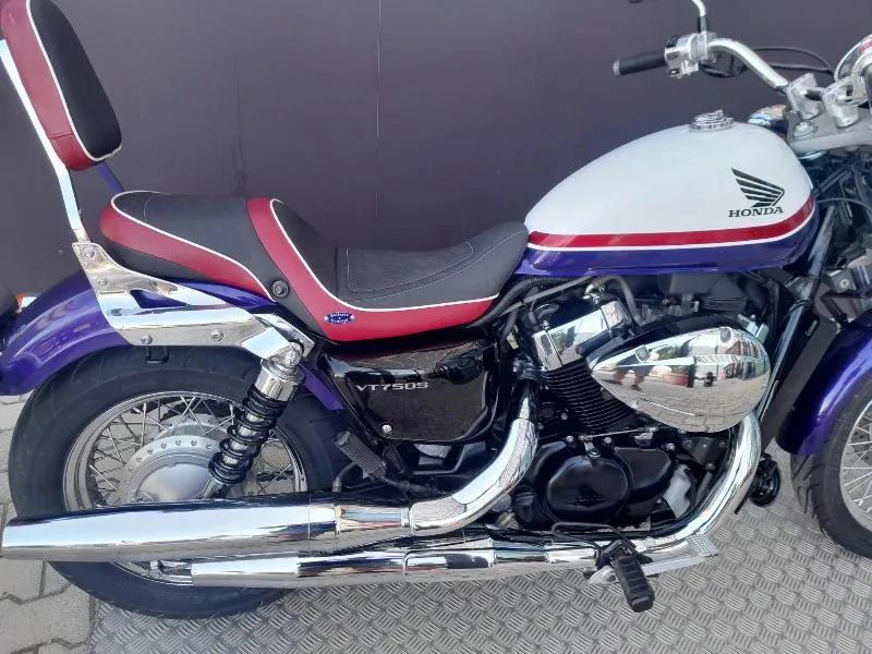VT 750 S