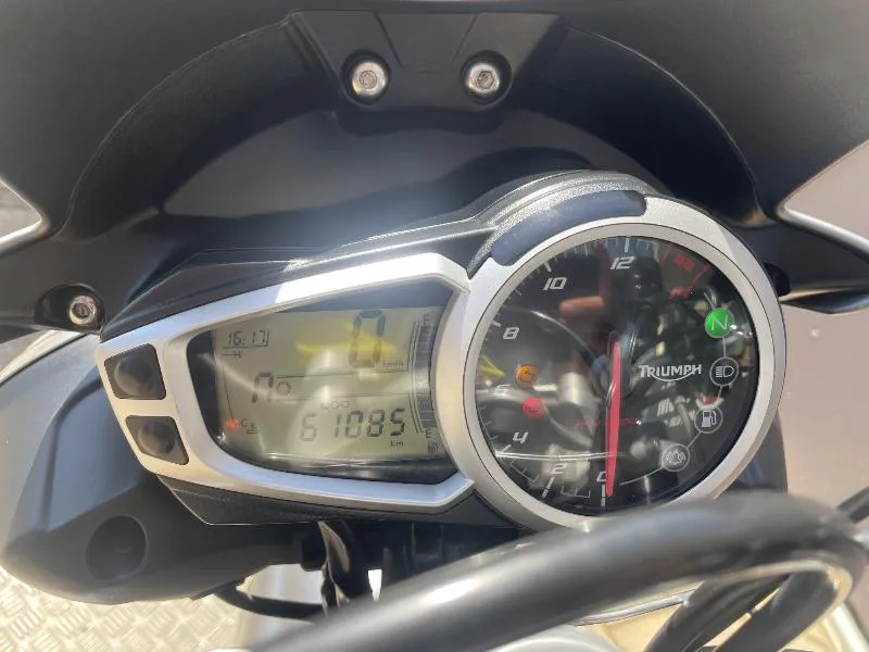 STREET TRIPLE 675 R