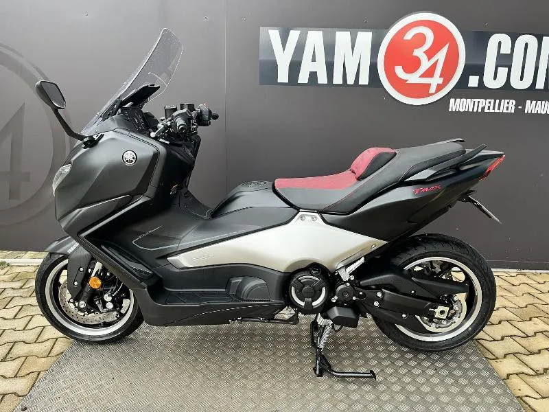 XP TMAX 560